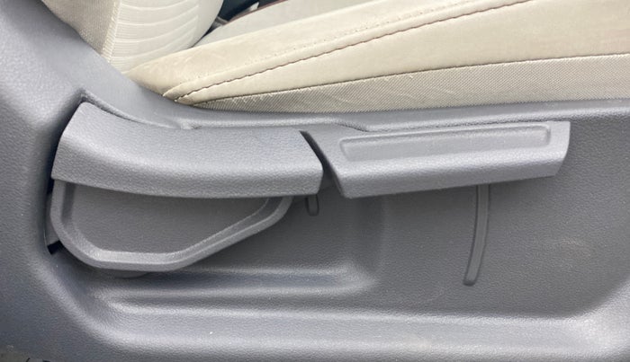 2024 Hyundai AURA SX 1.2 CNG, CNG, Manual, 11,706 km, Driver Side Adjustment Panel