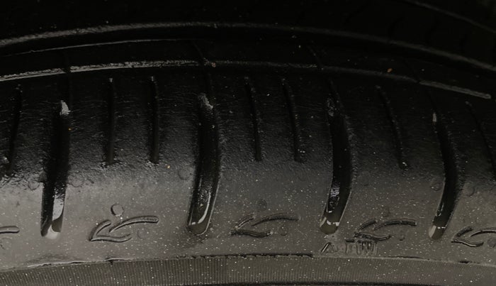 2024 Hyundai AURA SX 1.2 CNG, CNG, Manual, 11,706 km, Right Front Tyre Tread