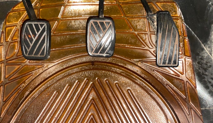 2015 Maruti Baleno ALPHA PETROL 1.2, CNG, Manual, 96,624 km, Pedals