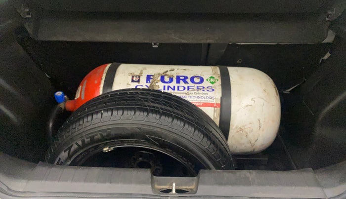 2015 Maruti Baleno ALPHA PETROL 1.2, CNG, Manual, 96,624 km, Boot Inside