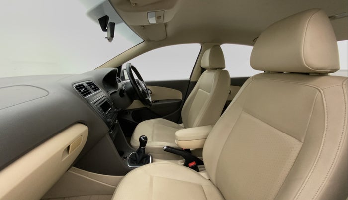 2014 Volkswagen Vento HIGHLINE DIESEL, Diesel, Manual, 41,469 km, Right Side Front Door Cabin