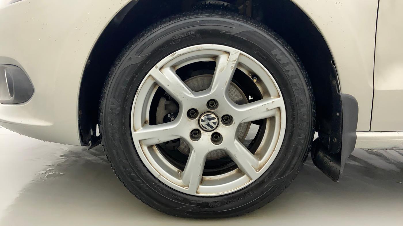 2014 Volkswagen Vento HIGHLINE DIESEL, Diesel, Manual, 41,469 km, Left Front Wheel
