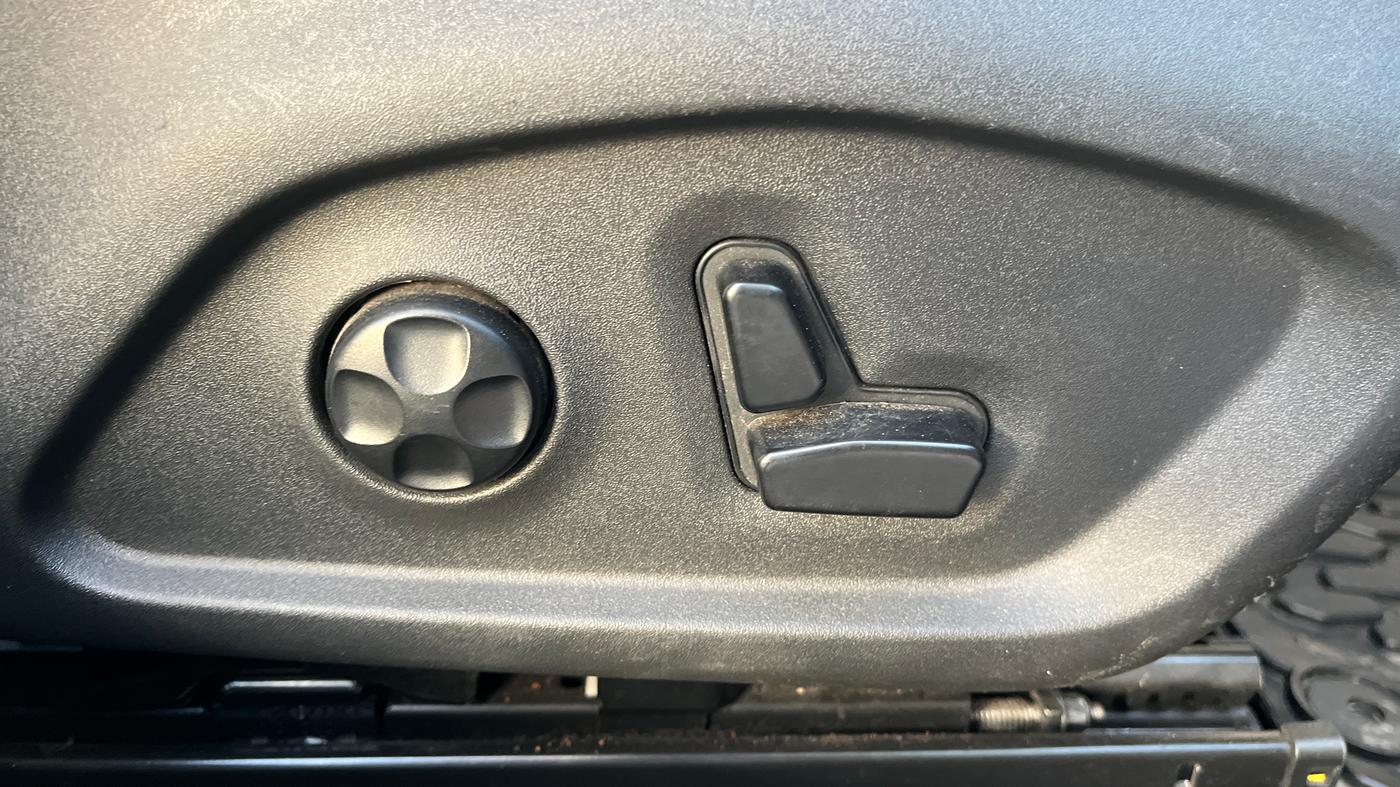 2018 Jeep Compass LIMITED PLUS PETROL AT, Petrol, Automatic, 48,097 km, Driver Side Adjustment Panel