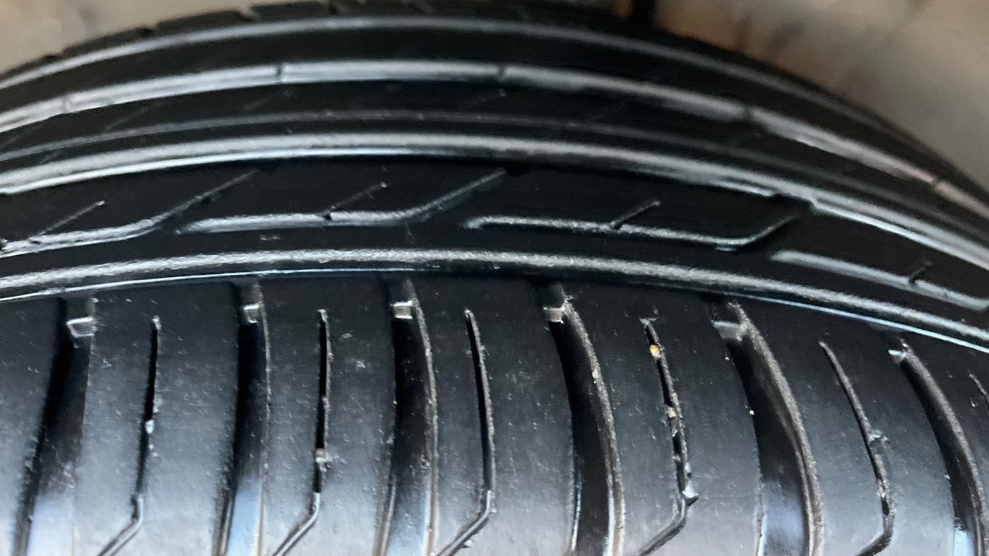 2018 Jeep Compass LIMITED PLUS PETROL AT, Petrol, Automatic, 48,097 km, Left Front Tyre Tread
