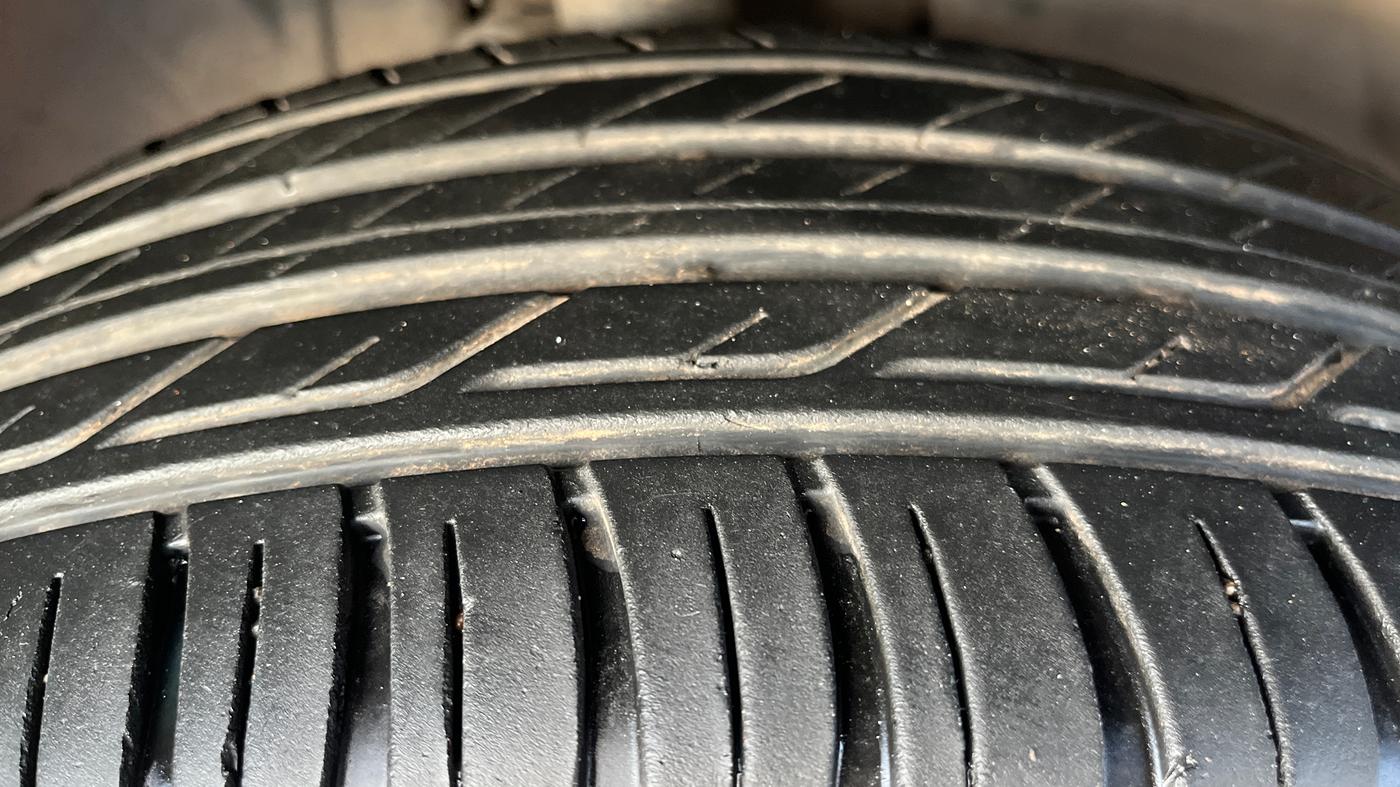 2018 Jeep Compass LIMITED PLUS PETROL AT, Petrol, Automatic, 48,097 km, Right Front Tyre Tread