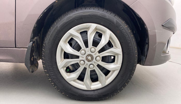 2017 Tata Tiago XT DIESEL, Diesel, Manual, 81,082 km, Right Front Wheel