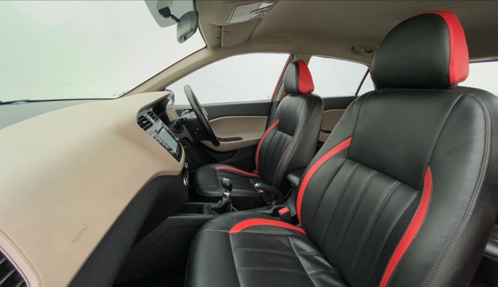 2018 Hyundai Elite i20 ASTA 1.2 (O), Petrol, Manual, 72,437 km, Right Side Front Door Cabin