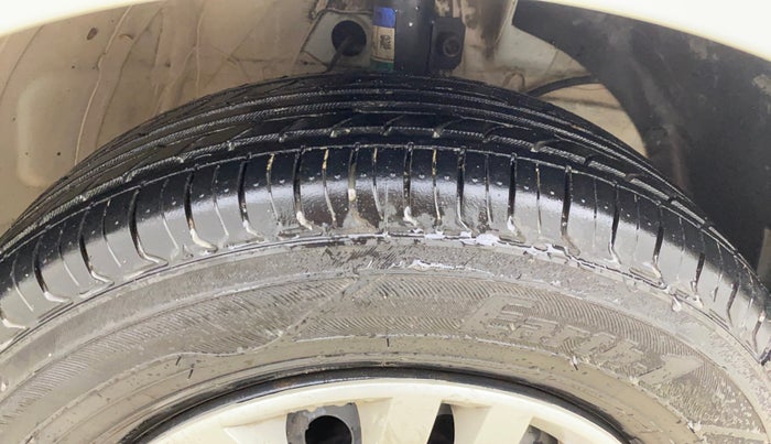 2022 Maruti Dzire VXI AMT, Petrol, Automatic, 55,560 km, Right Front Tyre Tread