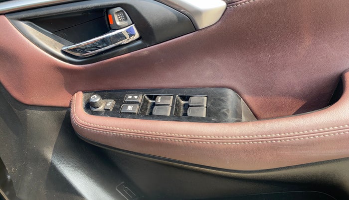 2022 Maruti Grand Vitara ZETA SMART HYBRID, Petrol, Manual, 40,249 km, Driver Side Door Panels Control