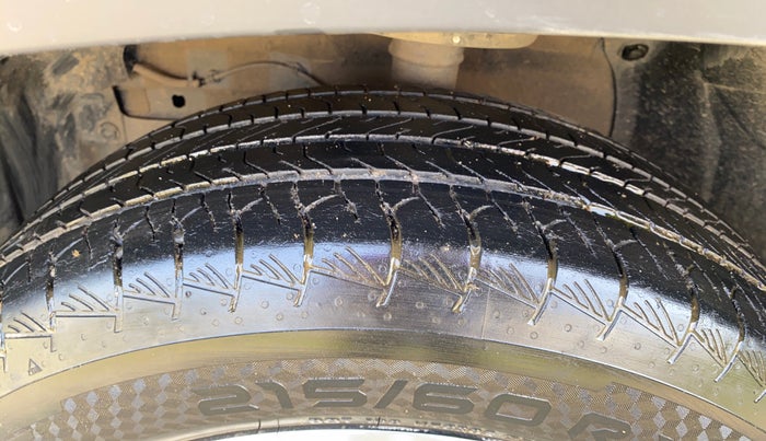 2022 Maruti Grand Vitara ZETA SMART HYBRID, Petrol, Manual, 40,249 km, Left Front Tyre Tread