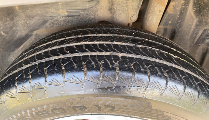 2022 Maruti Grand Vitara ZETA SMART HYBRID, Petrol, Manual, 40,249 km, Left Rear Tyre Tread