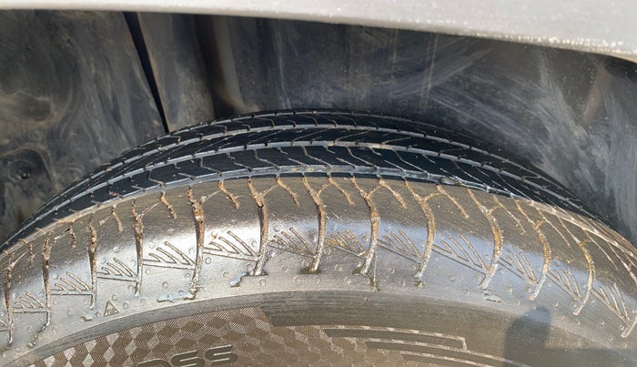 2022 Maruti Grand Vitara ZETA SMART HYBRID, Petrol, Manual, 40,249 km, Right Rear Tyre Tread