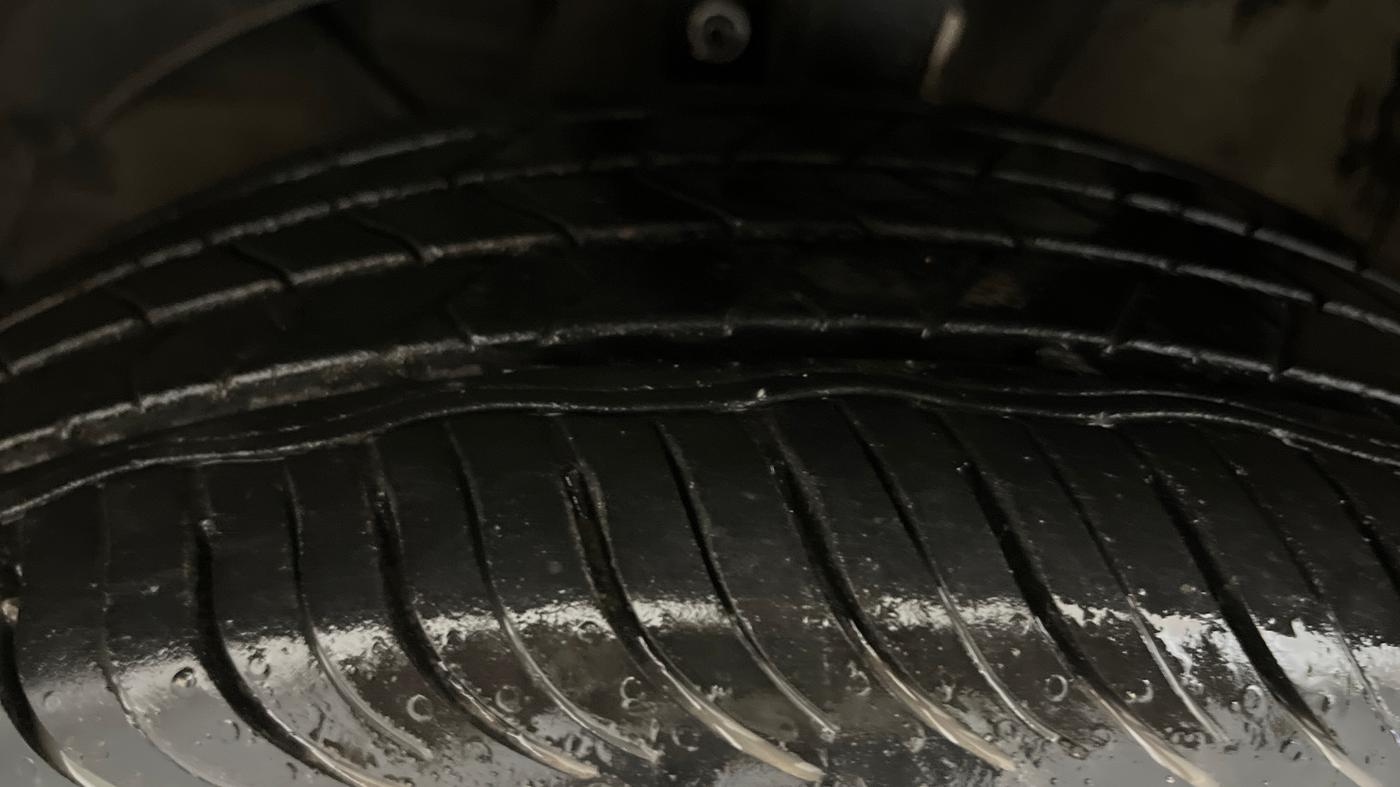 2018 Maruti Baleno ALPHA CVT PETROL 1.2, Petrol, Automatic, 50,575 km, Left Front Tyre Tread