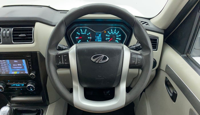 2014 Mahindra Scorpio S10, Diesel, Manual, 70,122 km, Steering Wheel Close Up