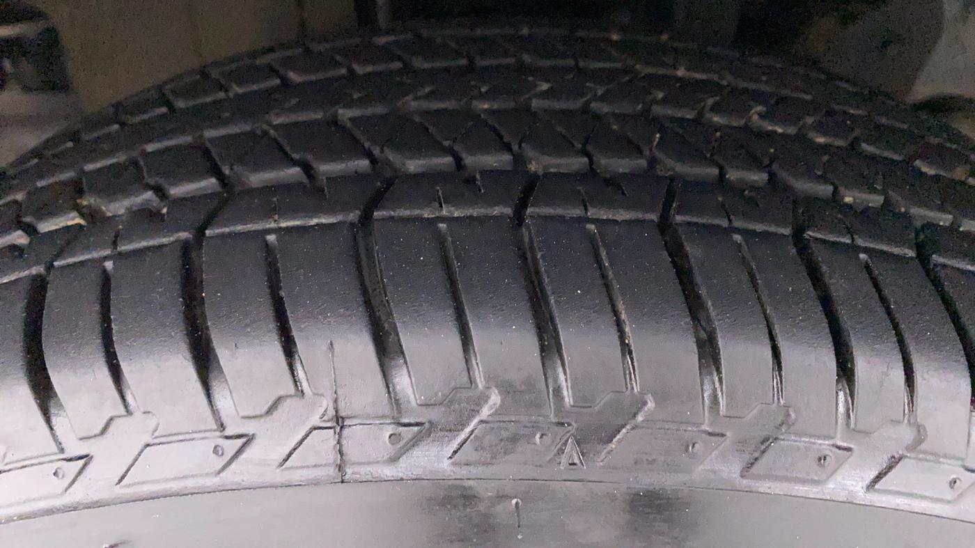 2014 Mahindra Scorpio S10, Diesel, Manual, 70,122 km, Left Front Tyre Tread