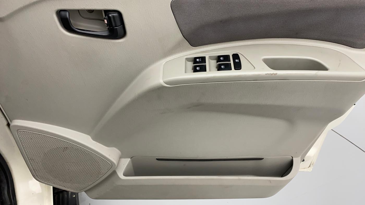 2014 Mahindra Scorpio S10, Diesel, Manual, 70,122 km, Driver Side Door Panels Control