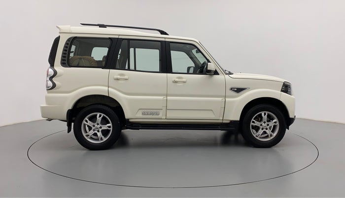 2014 Mahindra Scorpio S10, Diesel, Manual, 70,122 km, Right Side View