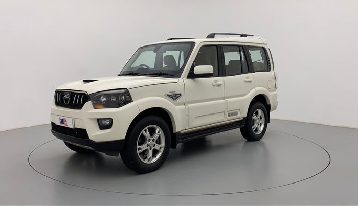 2014 Mahindra Scorpio S10, Diesel, Manual, 70,122 km, Left Front Diagonal