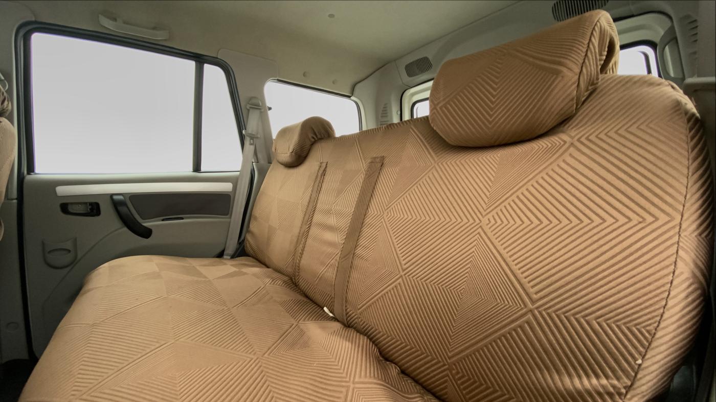 2014 Mahindra Scorpio S10, Diesel, Manual, 70,122 km, Right Side Rear Door Cabin