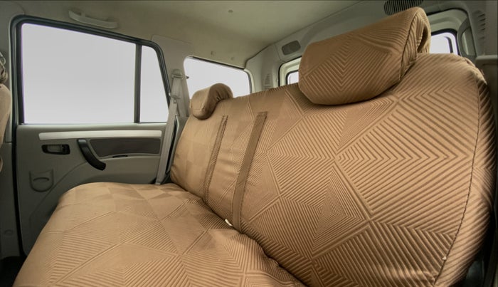 2014 Mahindra Scorpio S10, Diesel, Manual, 70,122 km, Right Side Rear Door Cabin