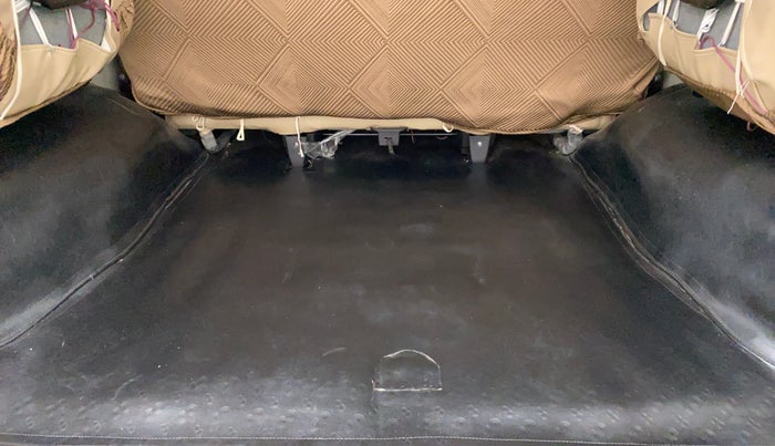 2014 Mahindra Scorpio S10, Diesel, Manual, 70,122 km, Boot Inside