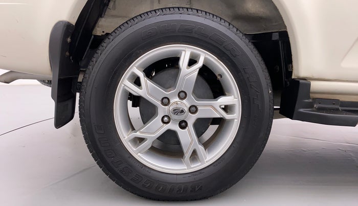 2014 Mahindra Scorpio S10, Diesel, Manual, 70,122 km, Right Rear Wheel