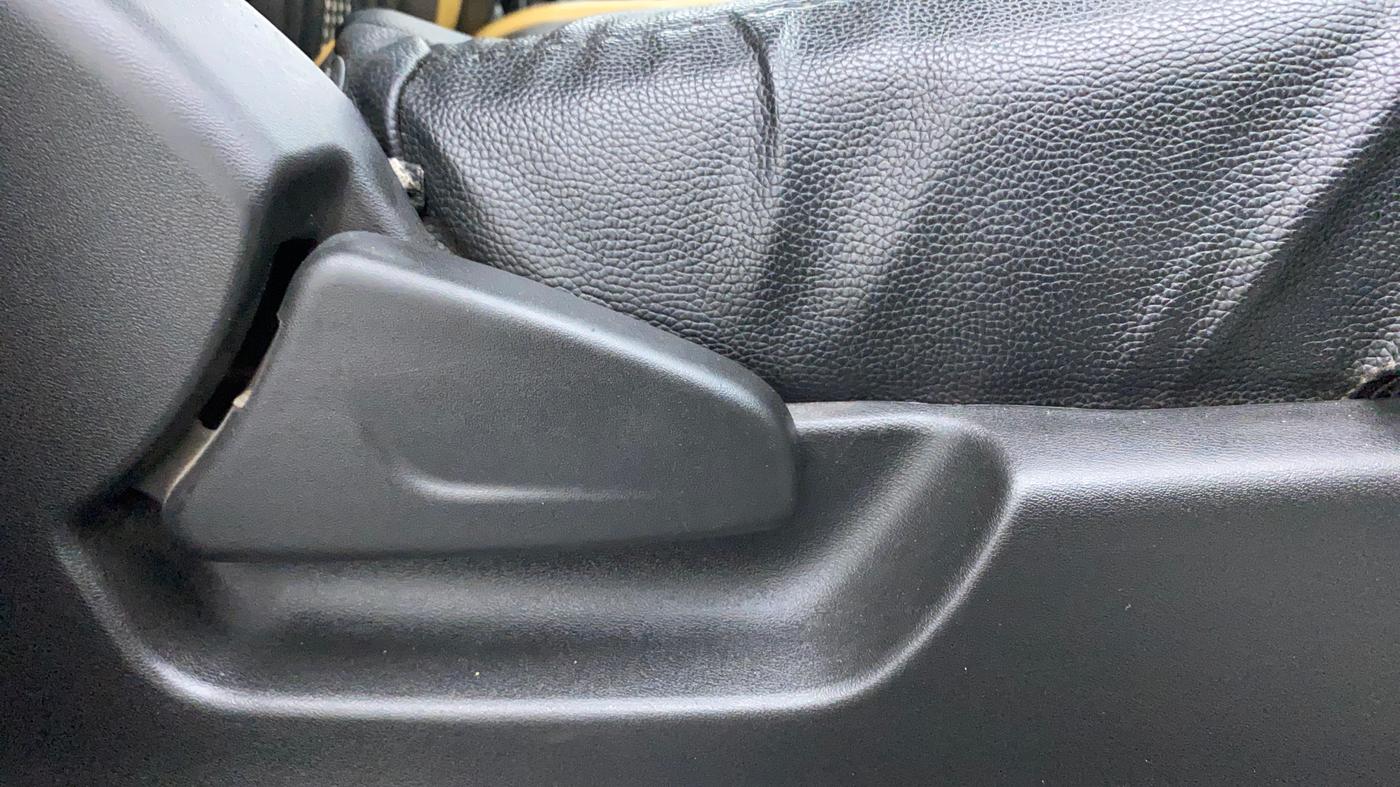 2018 Datsun Redi Go GOLD LIMITED EDITION, Petrol, Manual, 77,562 km, Driver Side Adjustment Panel