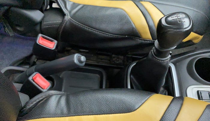 2018 Datsun Redi Go GOLD LIMITED EDITION, Petrol, Manual, 77,562 km, Gear Lever