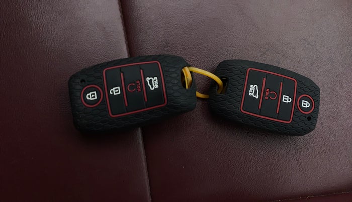 2023 KIA SONET HTX 1.5D IMT, Diesel, Manual, 39,229 km, Key Close Up