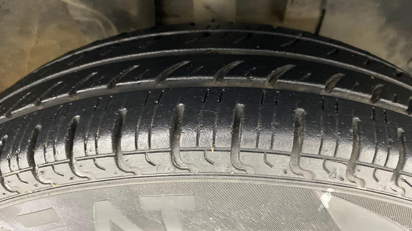 2016 Renault Kwid RXL, Petrol, Manual, 17,153 km, Right Front Tyre Tread