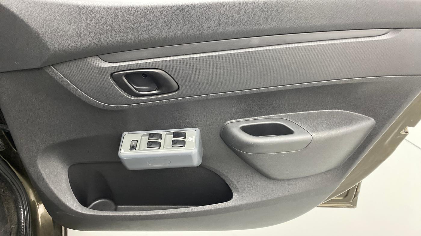 2016 Renault Kwid RXL, Petrol, Manual, 17,153 km, Driver Side Door Panels Control