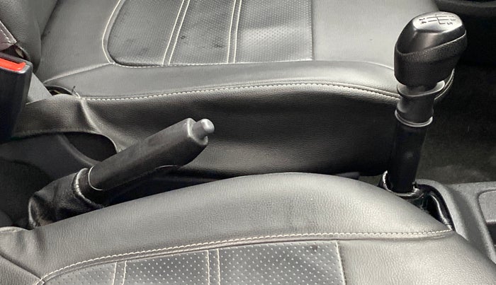 2016 Renault Kwid RXL, Petrol, Manual, 17,153 km, Gear Lever
