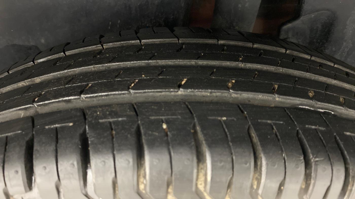 2017 Maruti Dzire VXI, Petrol, Manual, 15,265 km, Left Rear Tyre Tread