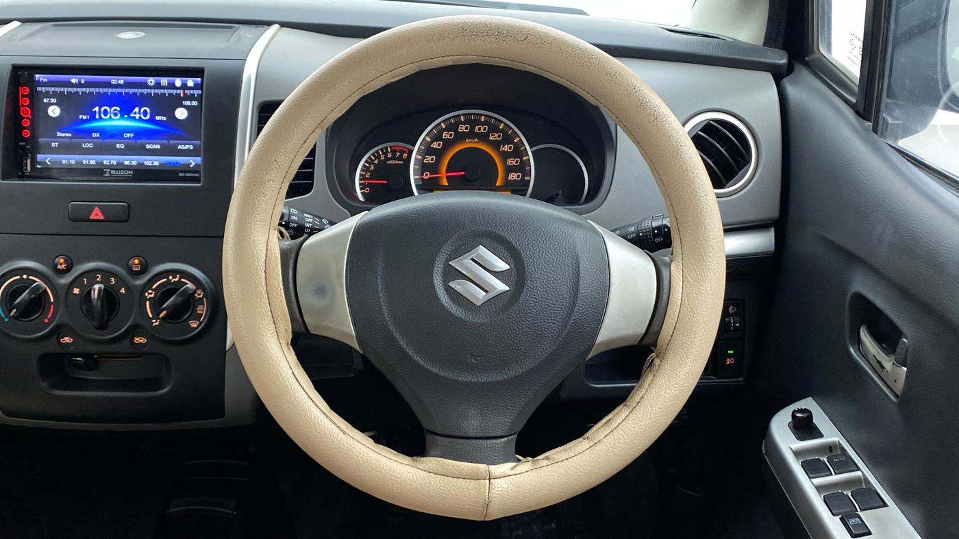 2012 Maruti Wagon R 1.0 VXI, Petrol, Manual, 81,985 km, Steering Wheel Close Up
