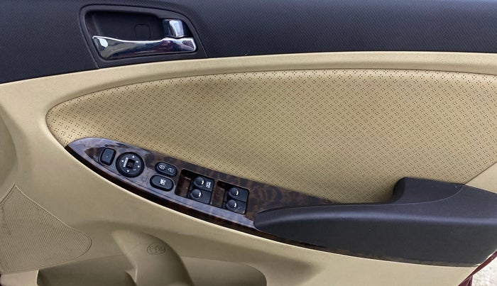 2014 Hyundai Verna FLUIDIC 1.6 VTVT SX OPT, Petrol, Manual, 28,621 km, Driver Side Door Panels Control