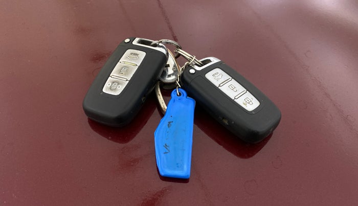 2014 Hyundai Verna FLUIDIC 1.6 VTVT SX OPT, Petrol, Manual, 28,621 km, Key Close Up