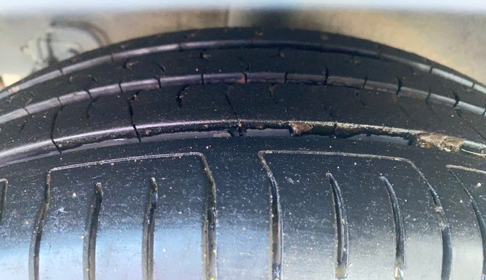 2014 Hyundai Grand i10 ASTA 1.2 KAPPA VTVT, Petrol, Manual, 90,259 km, Right Rear Tyre Tread