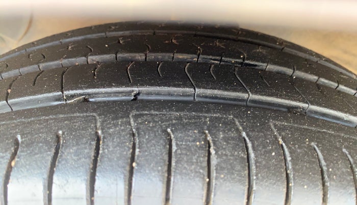 2014 Hyundai Grand i10 ASTA 1.2 KAPPA VTVT, Petrol, Manual, 90,259 km, Left Front Tyre Tread