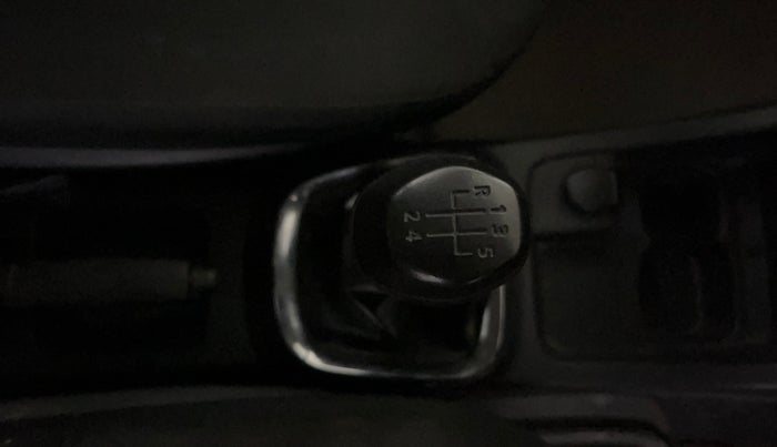 2016 Renault Kwid RXT 0.8, Petrol, Manual, 62,868 km, Gear Lever