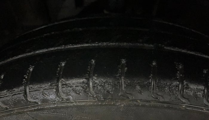 2016 Renault Kwid RXT 0.8, Petrol, Manual, 62,868 km, Left Front Tyre Tread