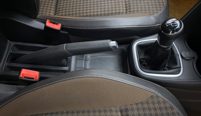 2018 Volkswagen Polo HIGHLINE PLUS 1.5L DIESEL, Diesel, Manual, 83,304 km, Gear Lever