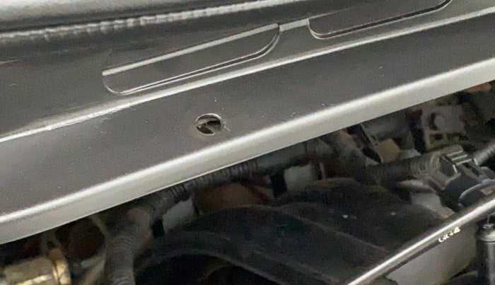 2011 Hyundai i10 MAGNA 1.1, Petrol, Manual, 58,942 km, Bonnet (hood) - Cowl vent panel has minor damage