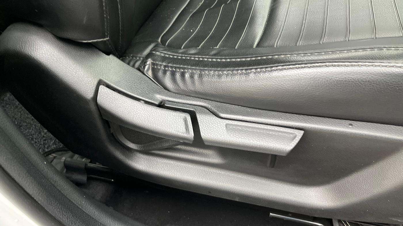 2021 KIA SELTOS HTK PLUS 1.5 IMT, Petrol, Manual, 52,414 km, Driver Side Adjustment Panel