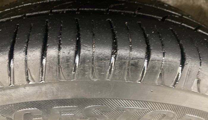 2015 Maruti Alto K10 VXI AMT, Petrol, Automatic, 67,420 km, Right Front Tyre Tread