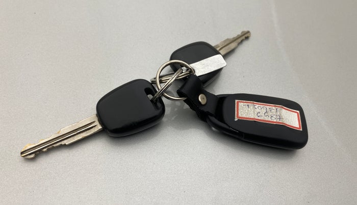 2015 Maruti Alto K10 VXI AMT, Petrol, Automatic, 67,420 km, Key Close Up