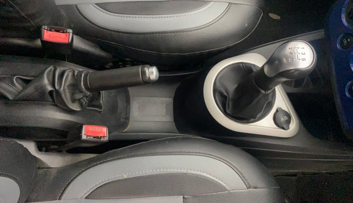 2015 Ford Figo TITANIUM 1.2 PETROL, Petrol, Manual, 62,338 km, Gear Lever