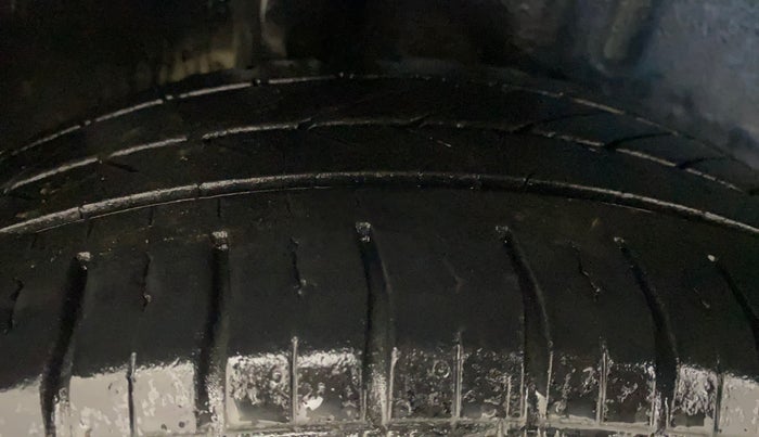 2015 Ford Figo TITANIUM 1.2 PETROL, Petrol, Manual, 62,338 km, Right Rear Tyre Tread