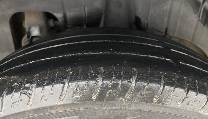 2020 Mahindra XUV300 W4 1.5 DIESEL, Diesel, Manual, 42,268 km, Left Rear Tyre Tread