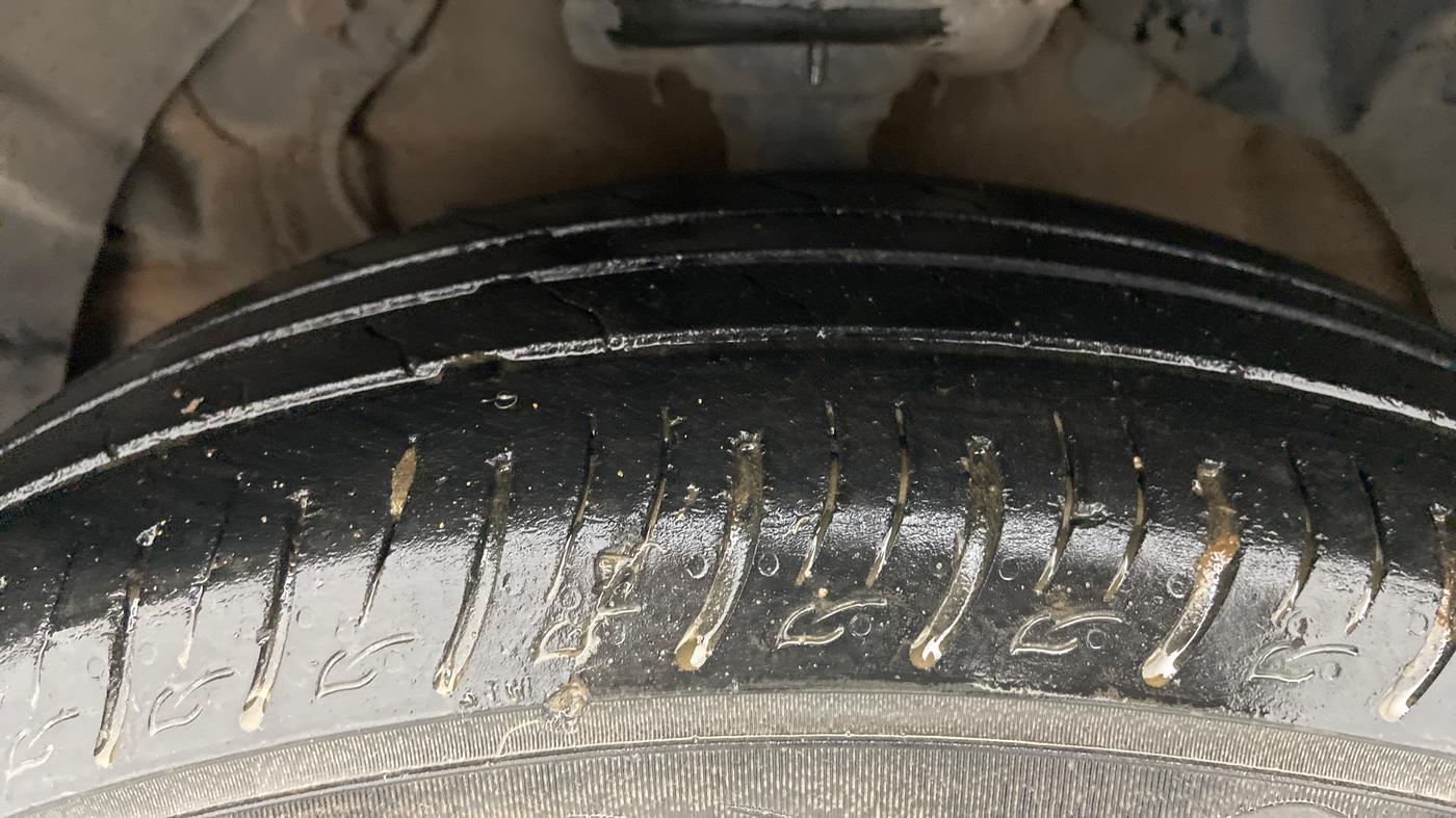 2020 Mahindra XUV300 W4 1.5 DIESEL, Diesel, Manual, 42,268 km, Left Front Tyre Tread