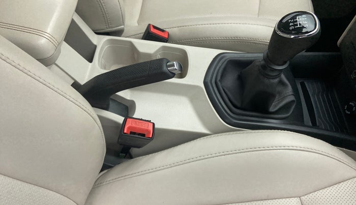2020 Mahindra XUV300 W4 1.5 DIESEL, Diesel, Manual, 42,268 km, Gear Lever